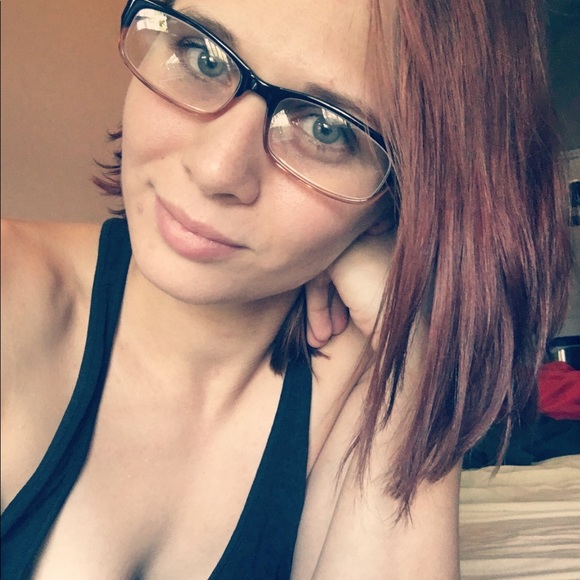 Meet your Posher, Clara - Picture 2 of 5